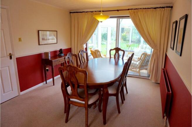 Lounge/Dining Room