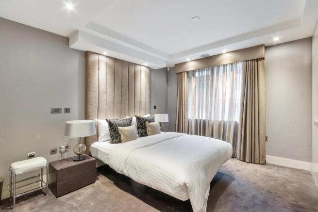 Two bedroom, two bathroom apartment in 24-hour por