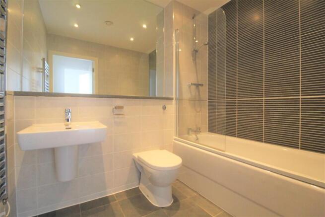 1 bed Apartment to rent Image 4