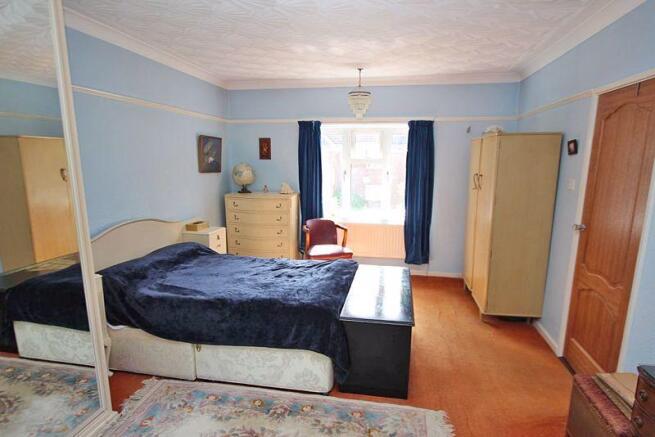Bed 1 photo 1