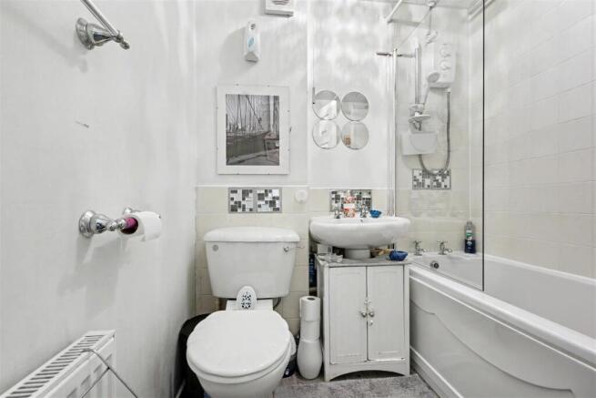 Bathroom_2.jpeg