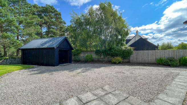 REAR PARKING & GARAGE