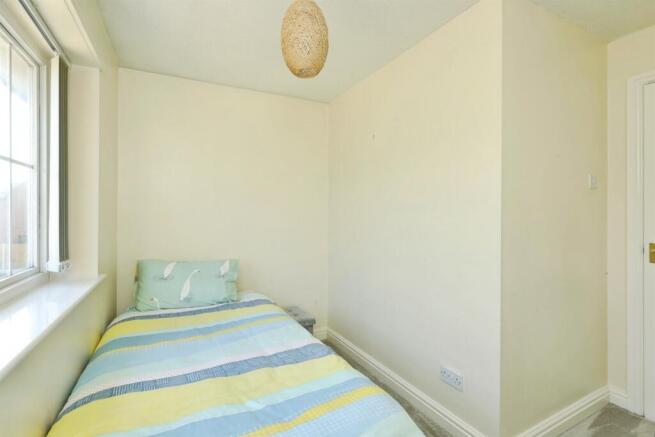 4 bed Detached for sale Image 12