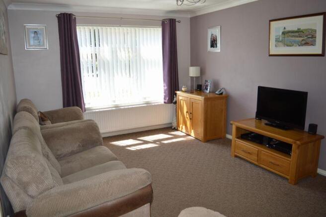 LOUNGE 1