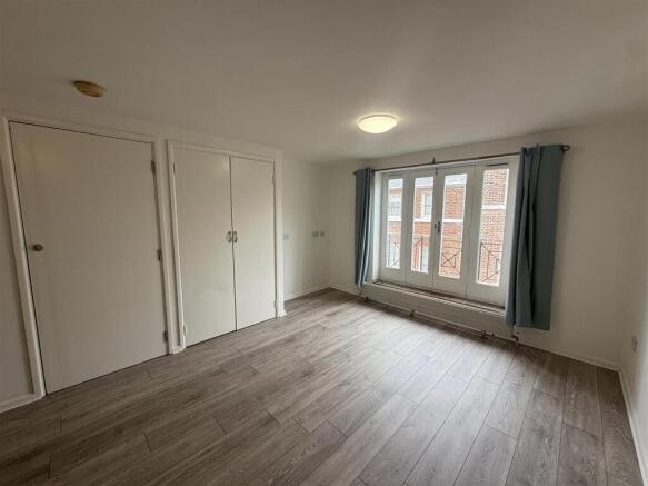 Bedroom/Living Room