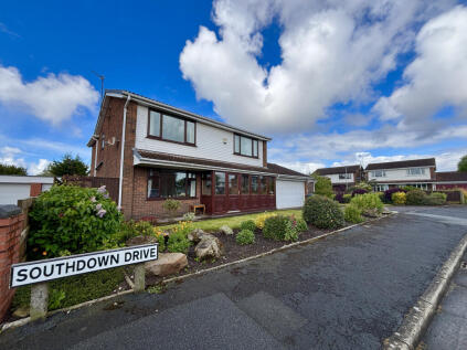 Southdown Drive, Thornton, FY5