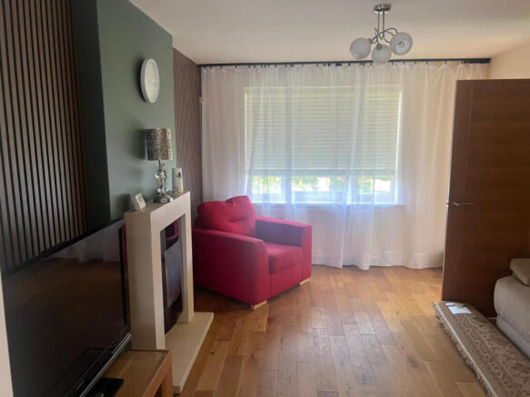 Semi Detached House - 25 Crofters Crescent