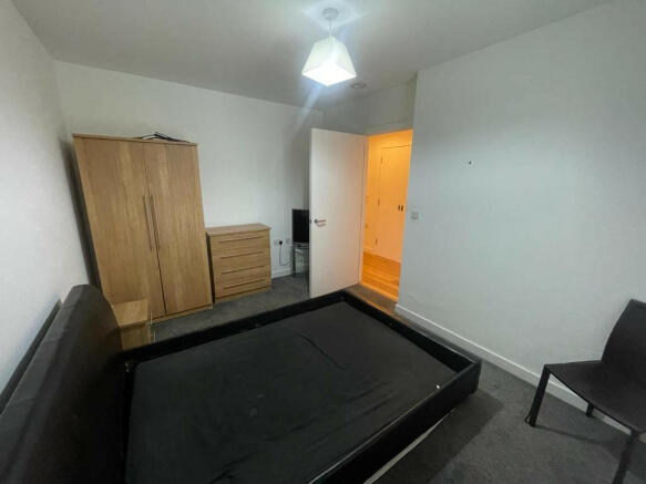 1 bed Apartment to rent Image 6
