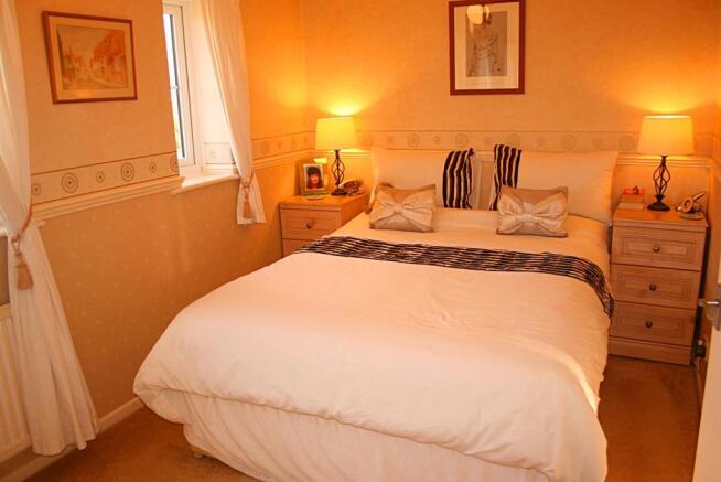 bedroom1.JPG
