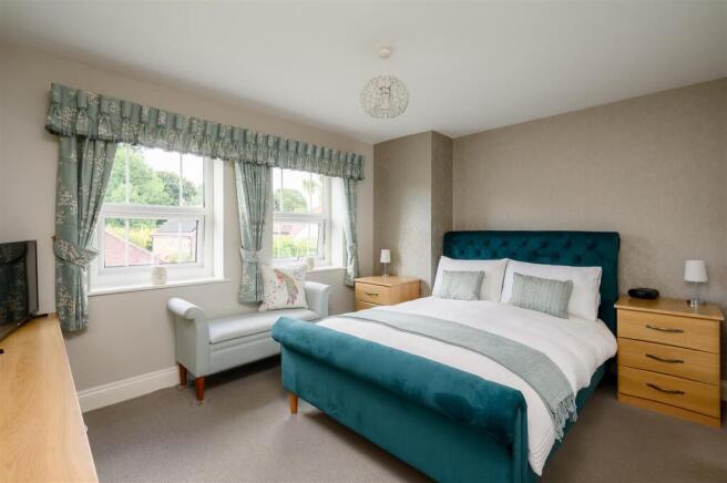 4 bed Detached for sale Image 10