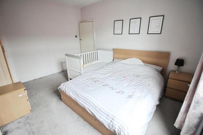 2 bed Terraced for sale Image 8