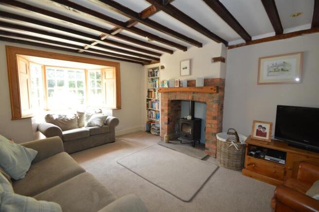 EVENUNDER COTTAGE,  KINETON (S.ROOM)  resize.jpg