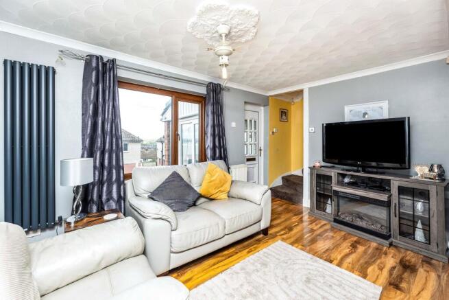 3 bed Semi-Detached for sale Image 6