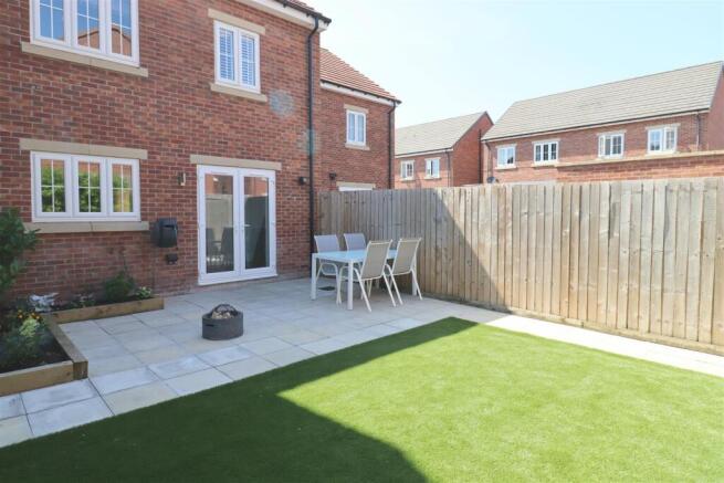 3 bed Terraced for sale Image 10