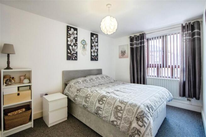 2 bed Flat for sale Image 4