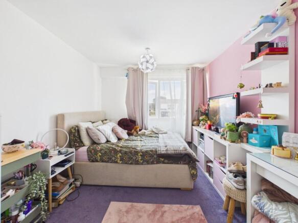 3 bed Town House for sale Image 11