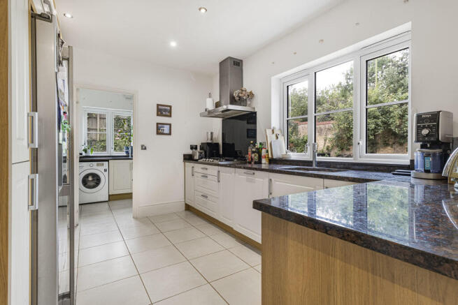 1a Ivy Lane, Royston, Hertfordshire, SG8 9DQ photo 4