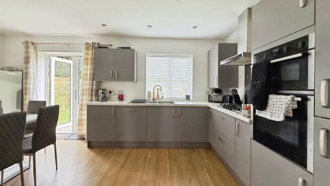 Kitchen/dining ro...