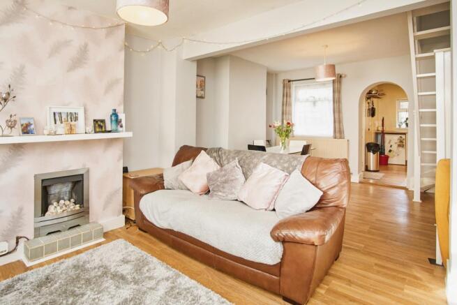 Lounge/Dining Room