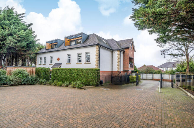 1388161-3-694a4e9...