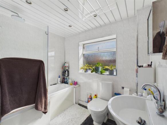 3 bed Semi-Detached for sale Image 6
