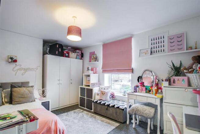 3 bed Semi-Detached for sale Image 7