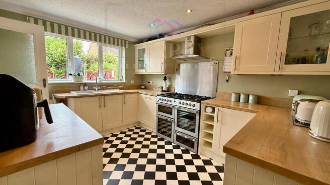 3 bed Detached for sale Image 6