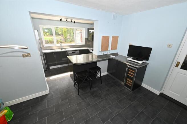2 bed Detached Bungalow for sale Image 10