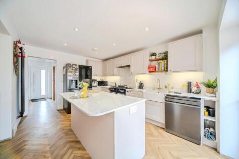 Cornelia Close, Bletchley, Milton Keynes, Buckinghamshire, MK2