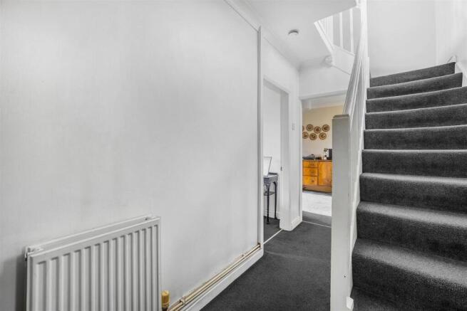 3 bed Town House for sale Image 7