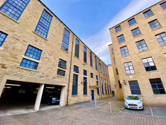 2 bed Apartment to rent Image 9