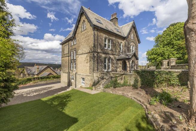 2 bed Flat to rent Image 11