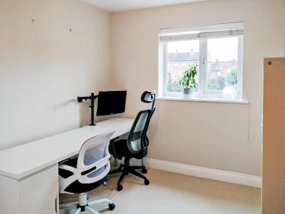 bedroom 2.JPG
