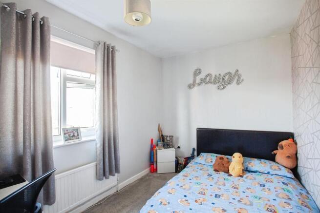 4 bed Semi-Detached for sale Image 11