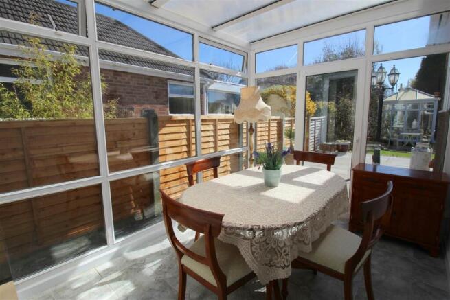 Filey Road, 16, conservatory new 2.JPG