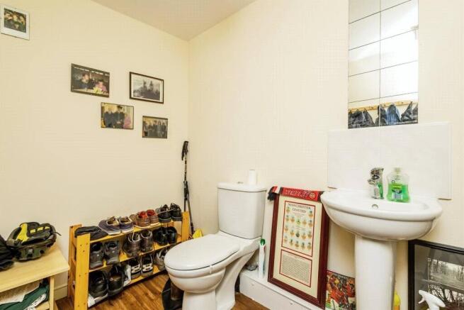 3 bed Town House for sale Image 4