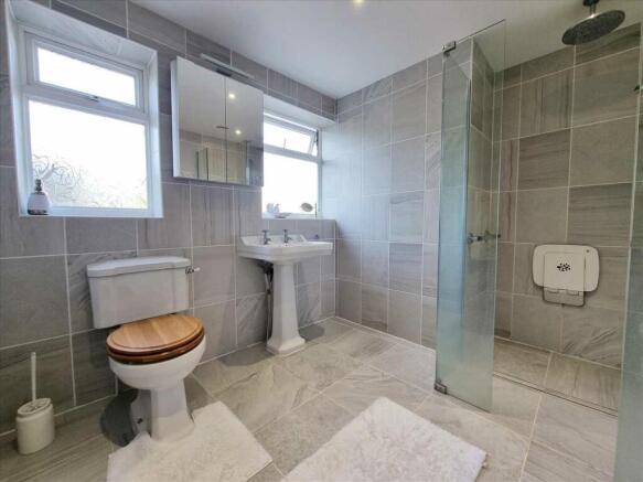 Shower Room: