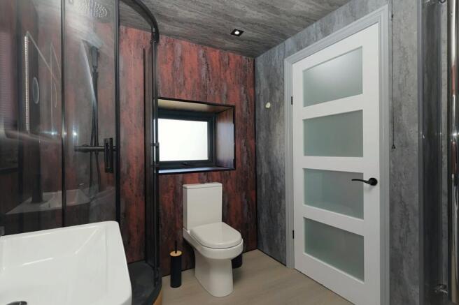 2 bed Detached for sale Image 7