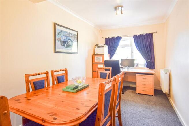Suthmere Drive, Burbage, Marlborough, Wiltshire, SN8 photo 4