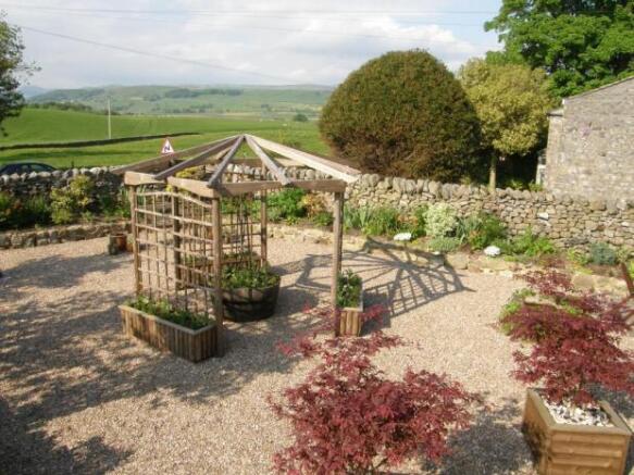 Front Garden & View