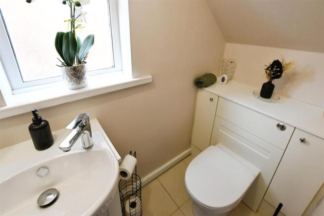 3 bed Semi-Detached for sale Image 10