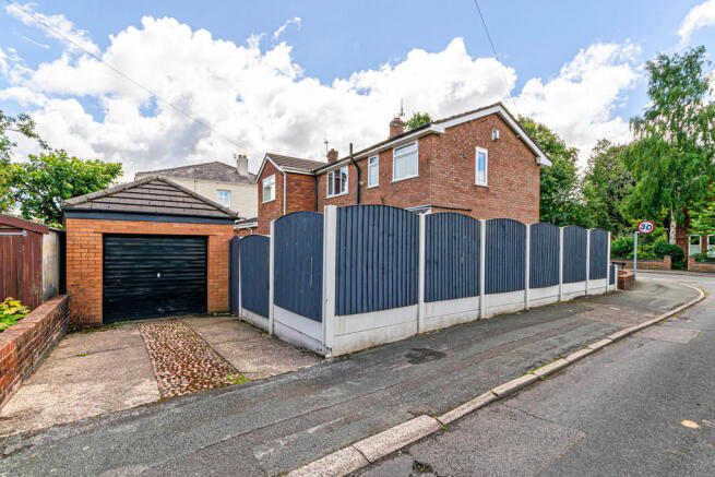 Driveway/Garage