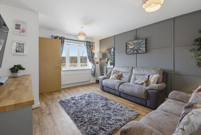 3 bed Semi-Detached for sale Image 6
