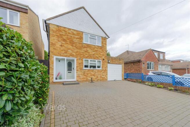 3-bed detached on Springcroft, Hartley, Kent, £600,000