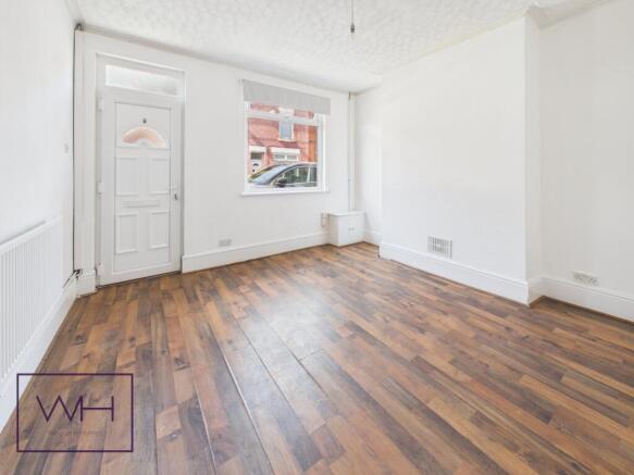 CAM04980G0-PR0143-ST