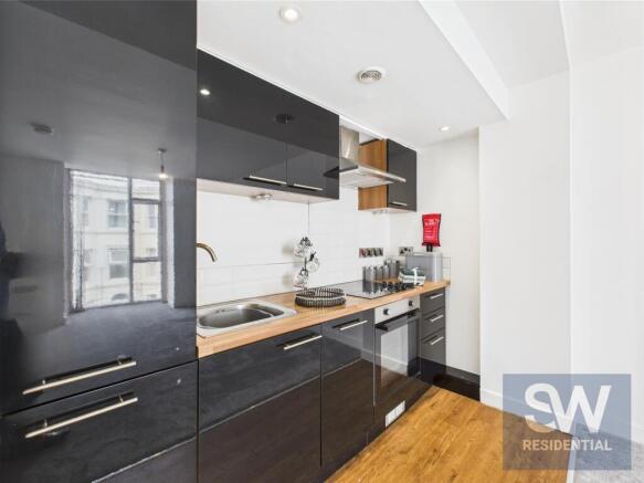 2 bed Apartment to rent Image 4