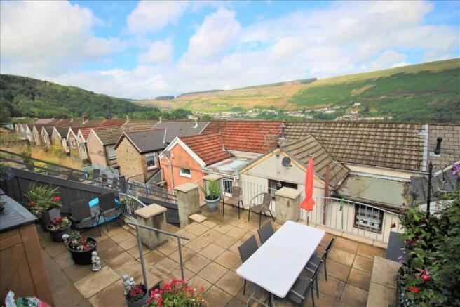Rear garden image 3