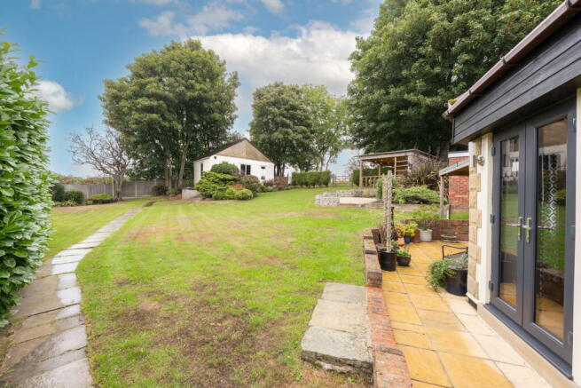 Hawshaw Lane, Hoyland, Barnsley, S74 9ES photo 4