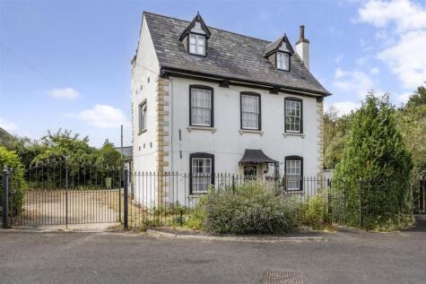 Arle Avenue, Cheltenham
