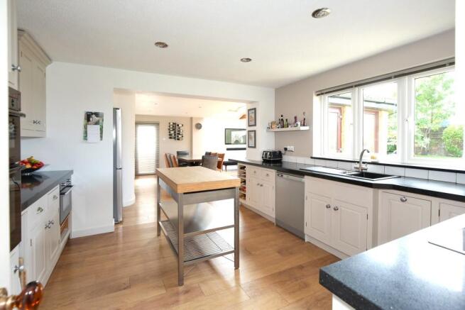 Kitchen/Breakfast Rm